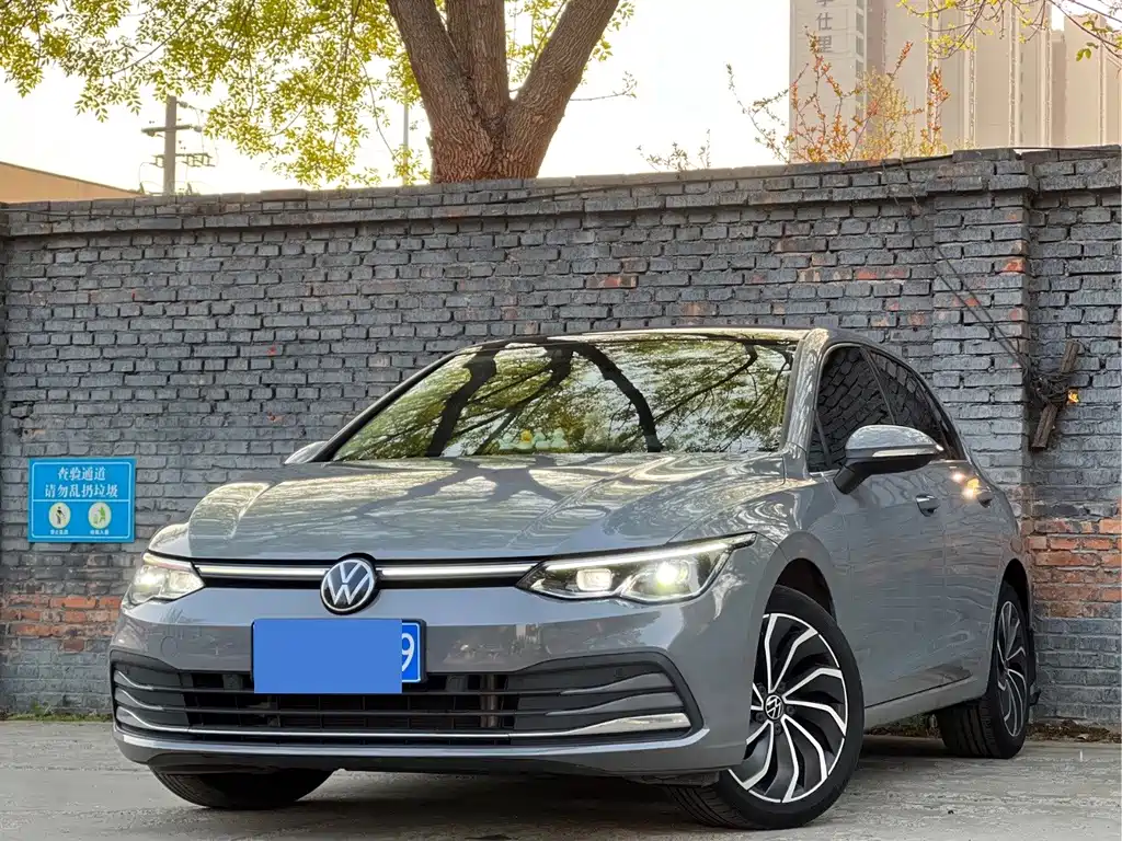 Volkswagen Golf 2021