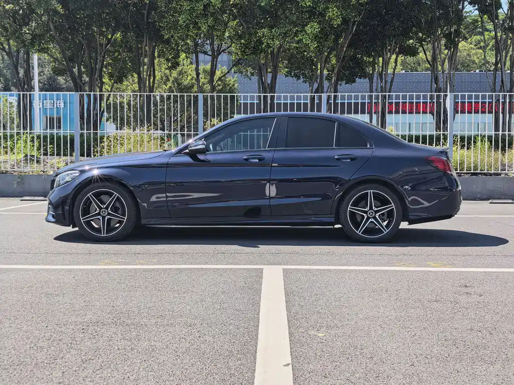 Mercedes-Benz C-Class — миниатюра 7