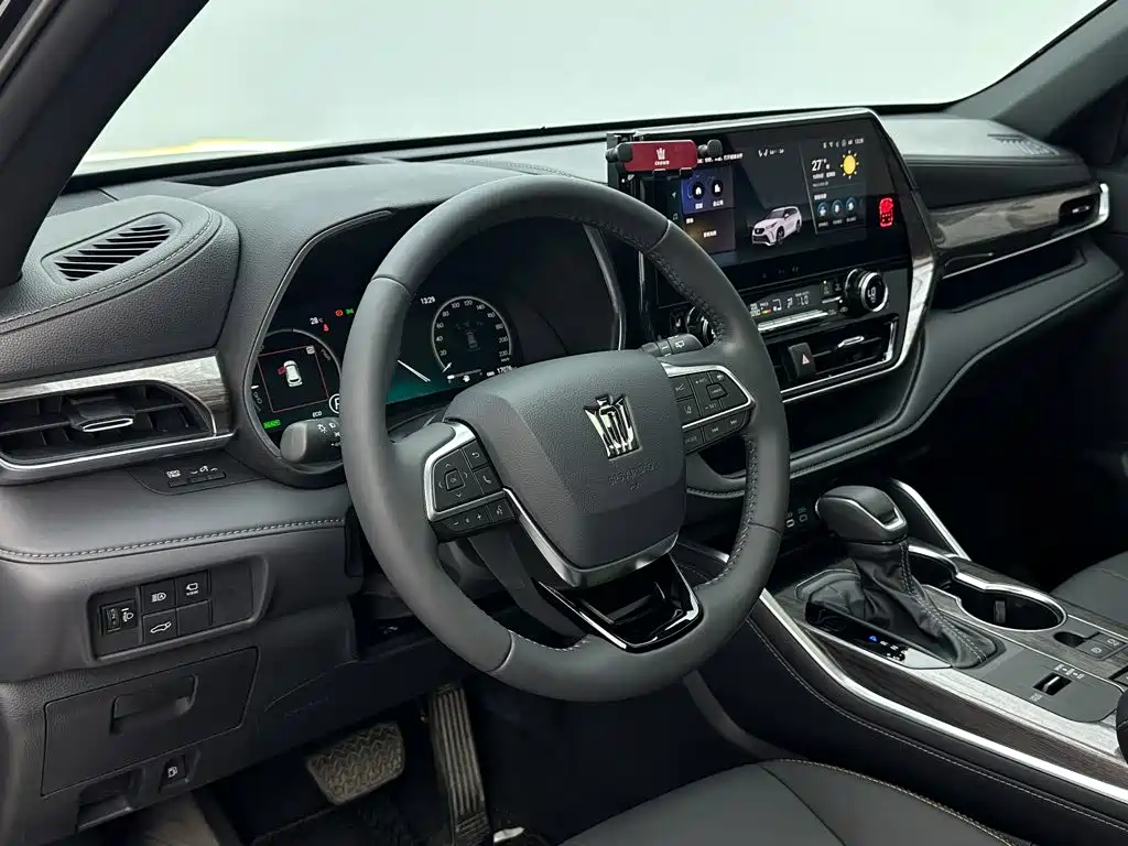 Toyota Crown Kluger — миниатюра 11