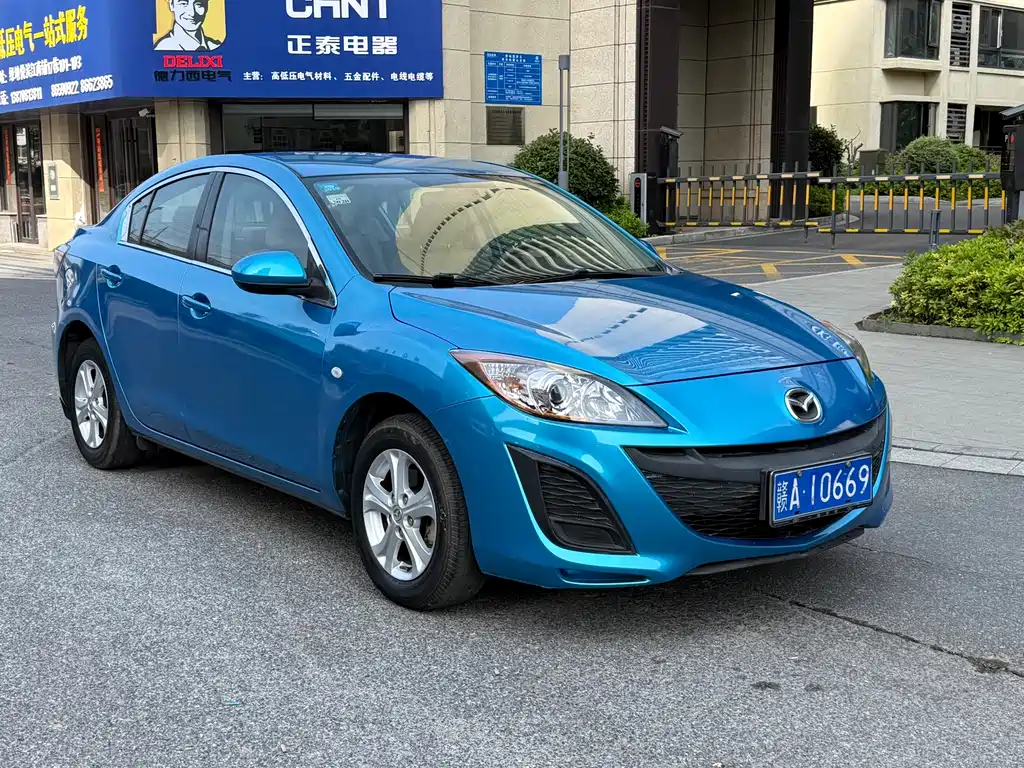 Mazda 3 Xingcheng 2013