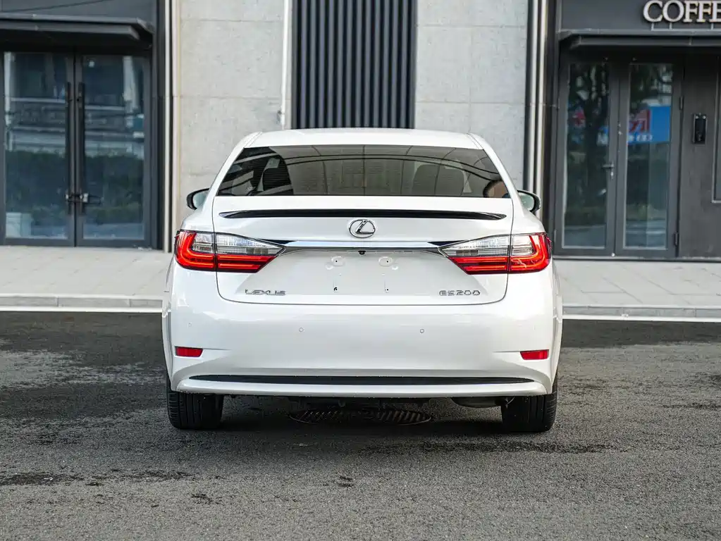 Lexus ES — миниатюра 5