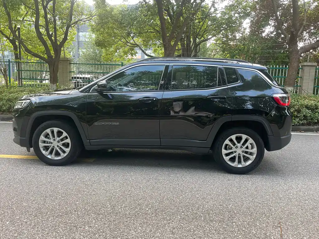 Jeep Compass — миниатюра 3