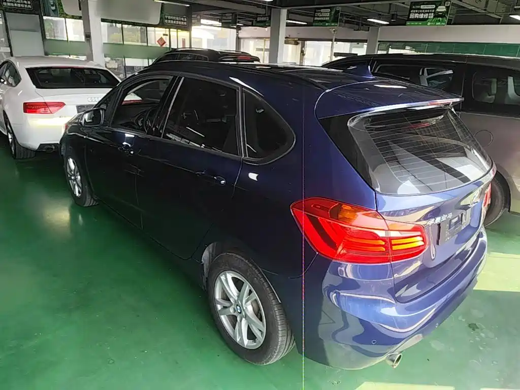 BMW 2 Series Active Tourer — миниатюра 5