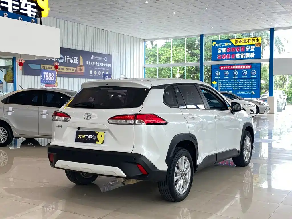 Toyota Corolla Cross — миниатюра 11