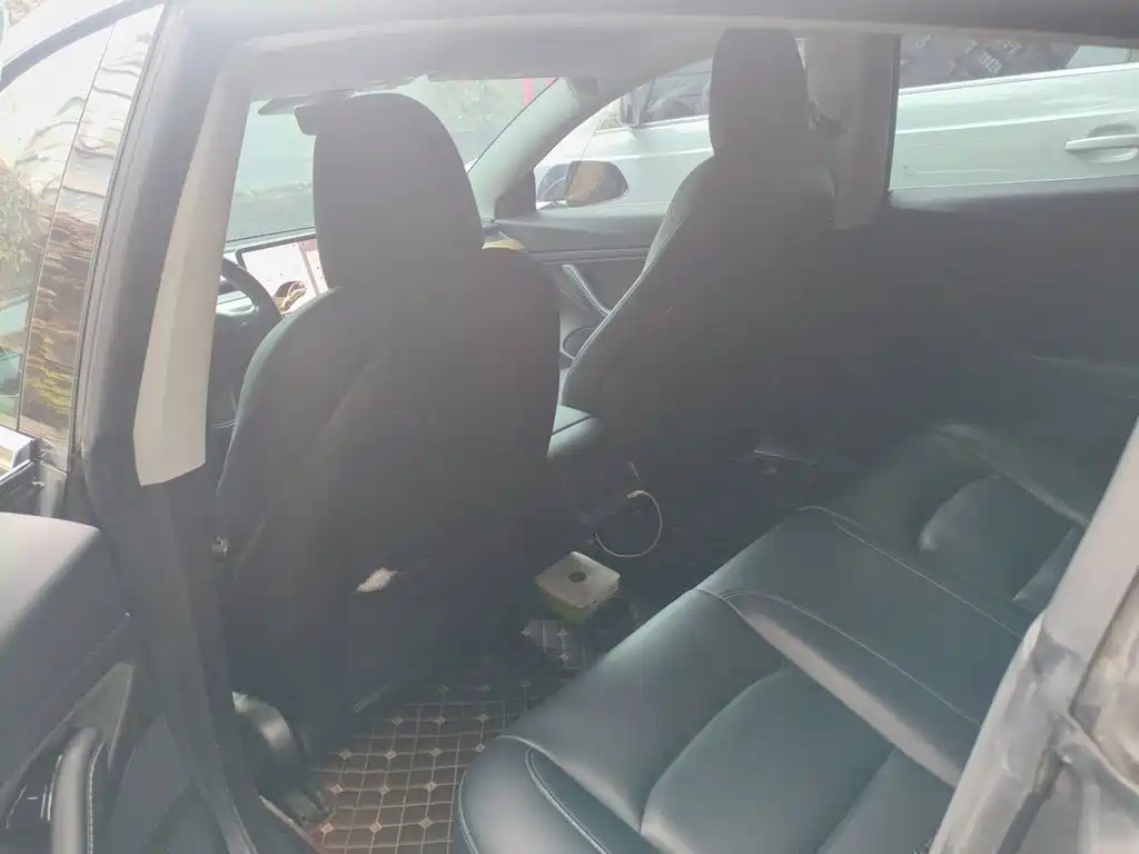 Tesla Model 3 — миниатюра 19