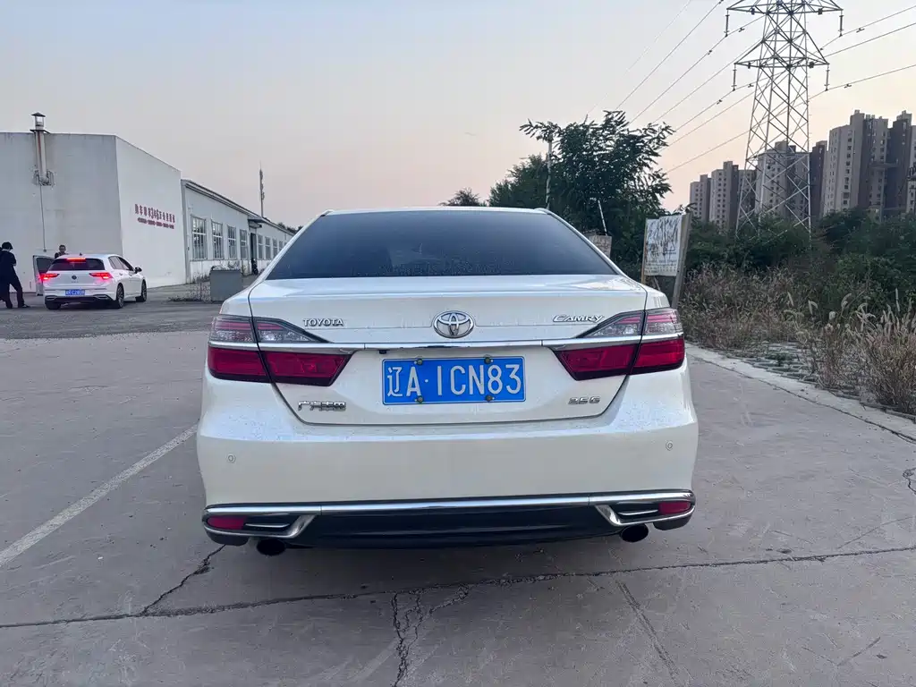 Toyota Camry — миниатюра 6