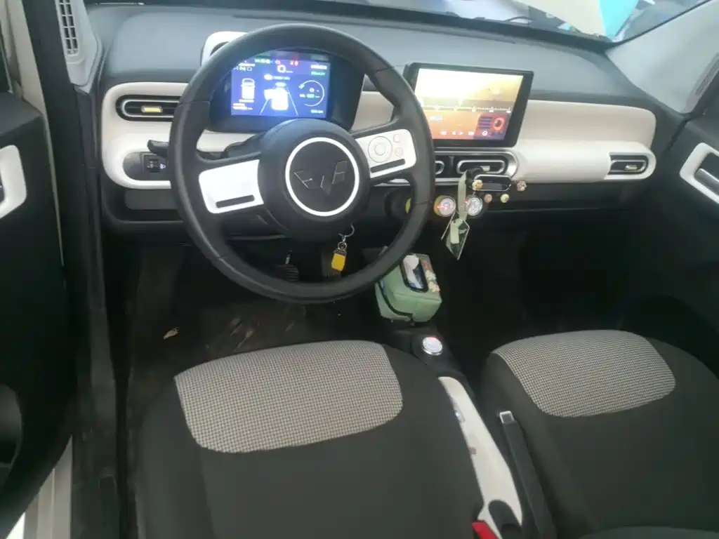 Wuling MINIEV — миниатюра 10