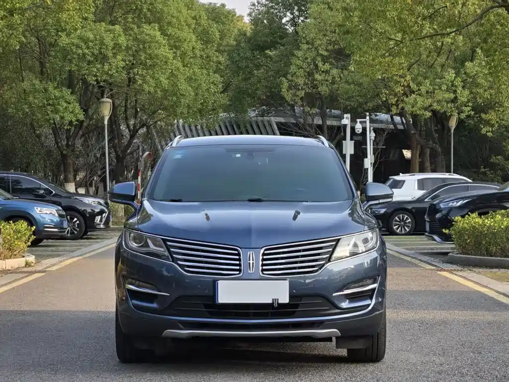 Lincoln MKC 2.0T 4WD Premium Shine Edition, фото 2