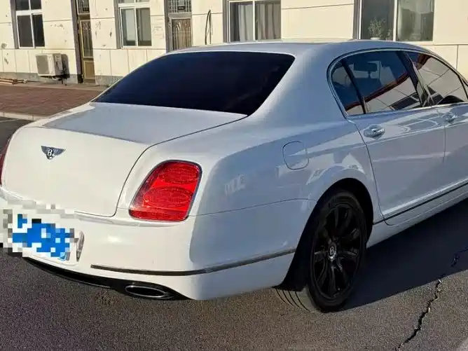 Bentley Flying Spur 2010 6.0T мест
