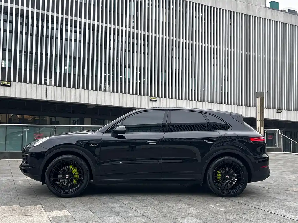 Porsche Cayenne Hybrid — миниатюра 18