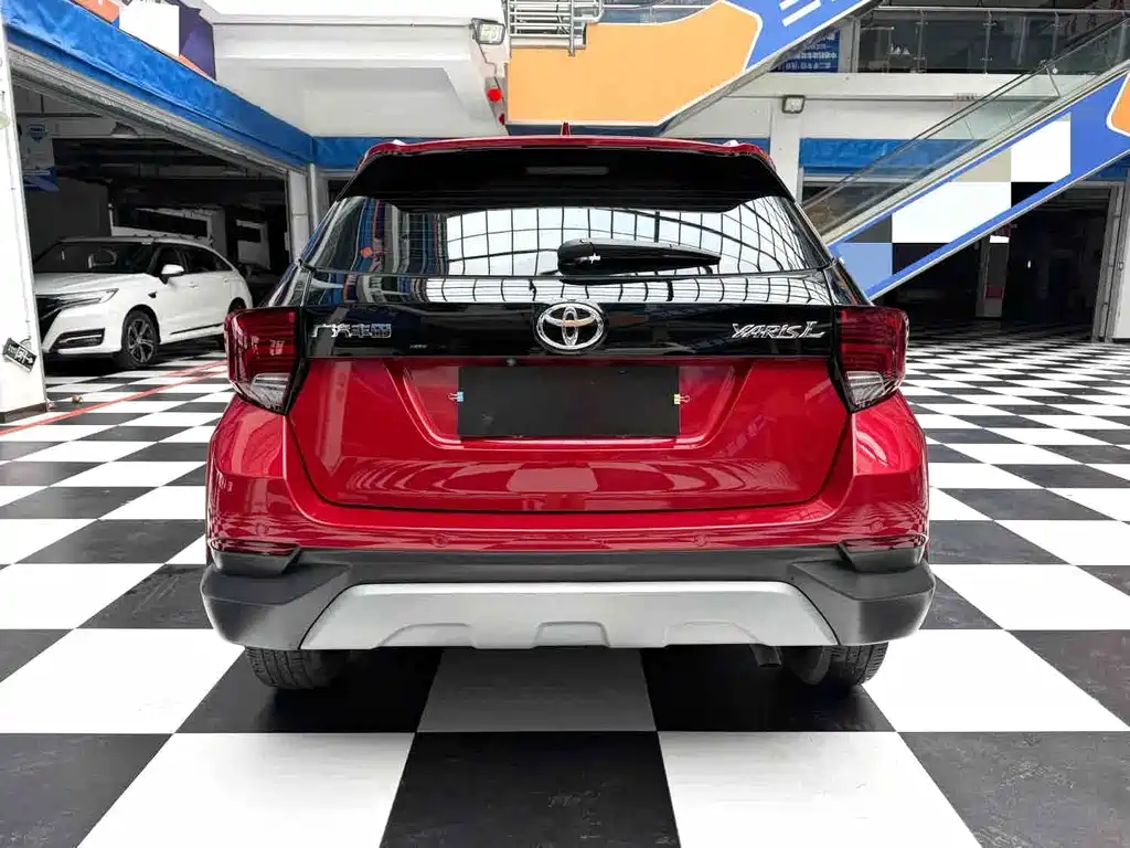 Toyota Yaris L — миниатюра 17