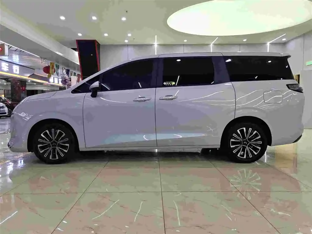 Wuling Звездный свет 730 Новая энергия — миниатюра 6