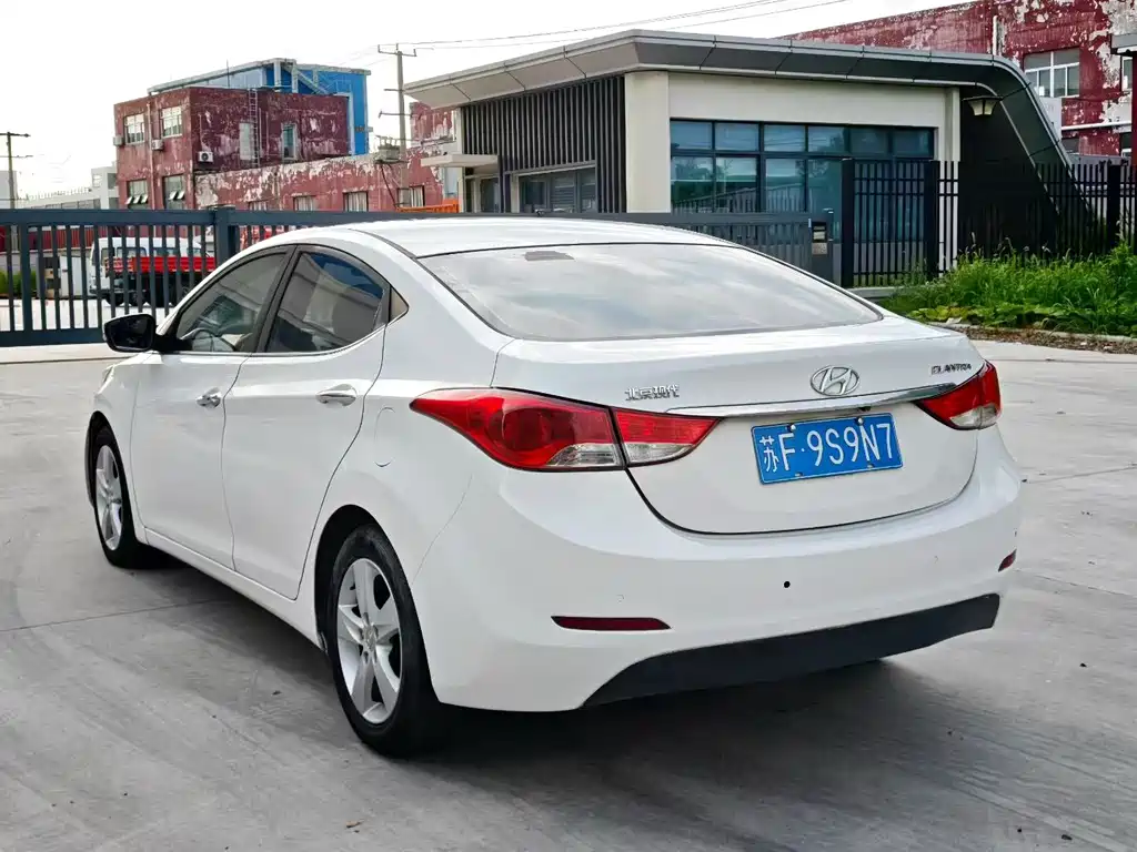 Hyundai Elantra 2012 1.6L AT Luxury
