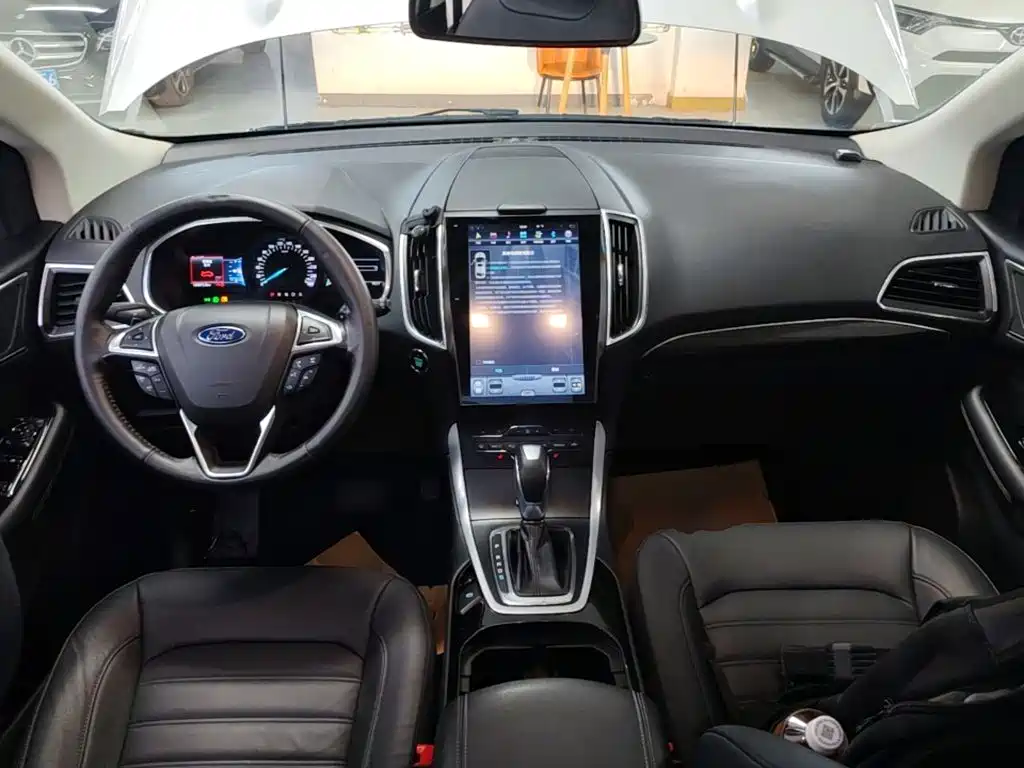Ford Edge — миниатюра 10