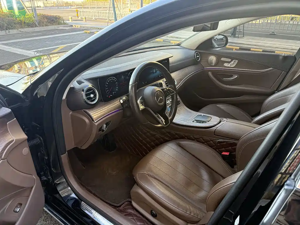 MERCEDES-BENZ E CLASS