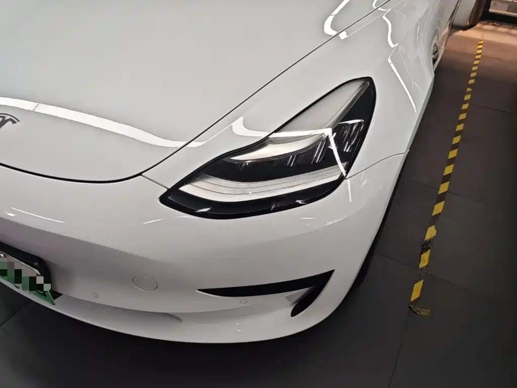 Tesla Model 3 — миниатюра 24