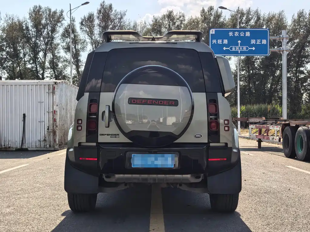Land Rover Defender — миниатюра 5