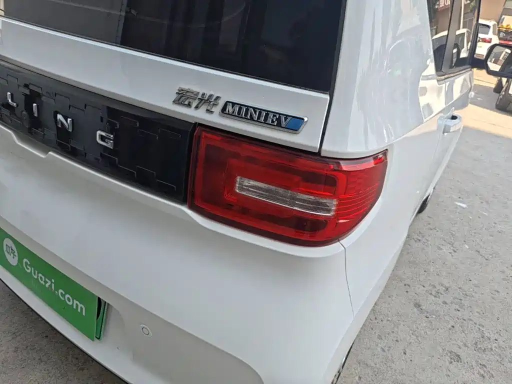 Wuling MINIEV — миниатюра 8