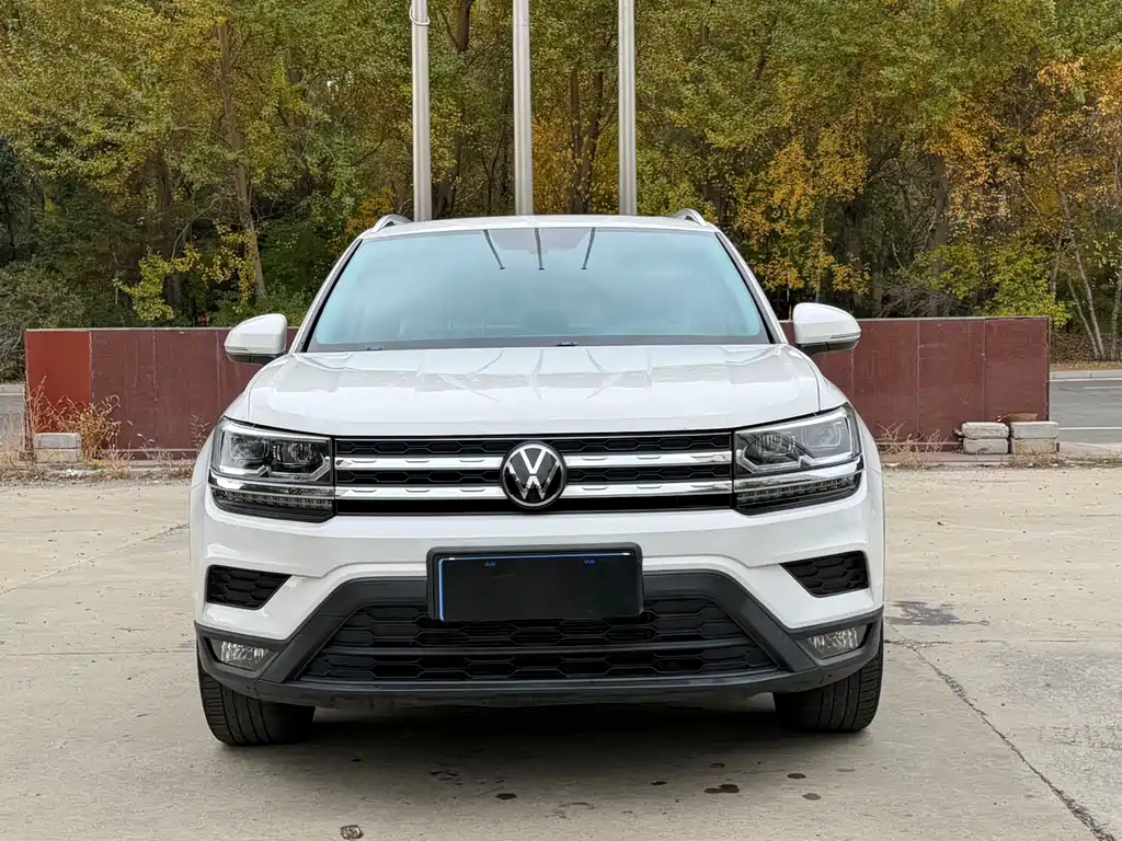 Volkswagen Tharu — миниатюра 2