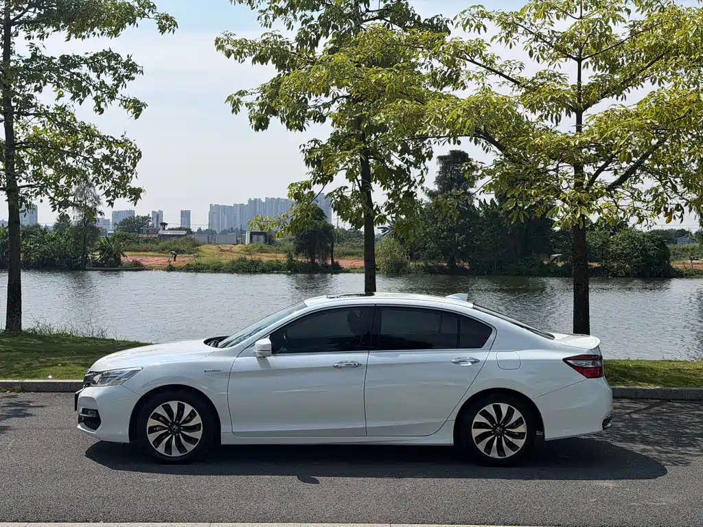 Honda Accord — миниатюра 7