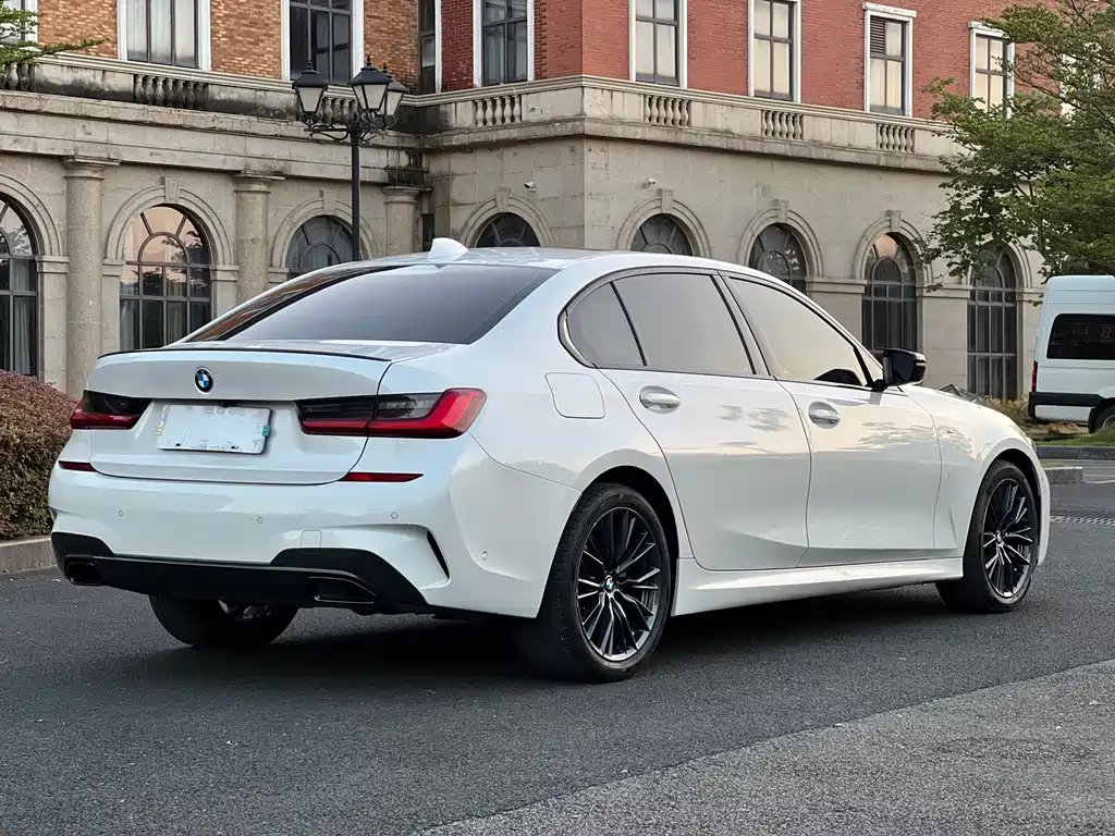 BMW 3 Series — миниатюра 6