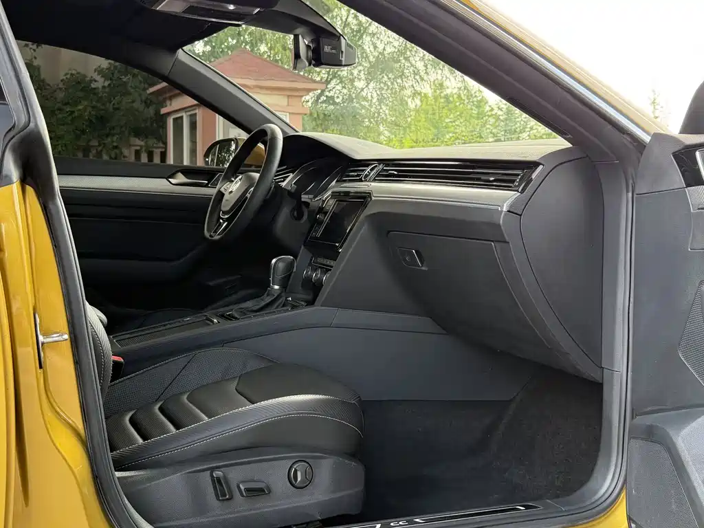Volkswagen FAW - Passat CC CC 2019 330TSI V