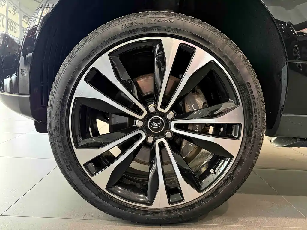 Land Rover Range Rover — миниатюра 4