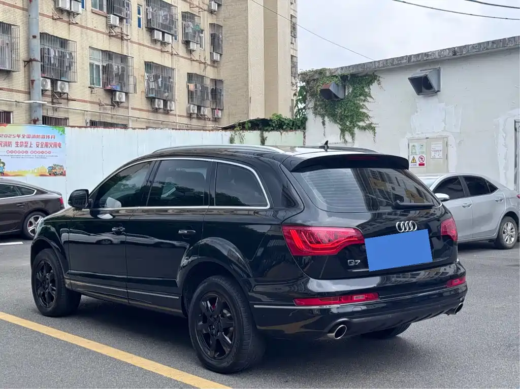 Audi Q7 — миниатюра 6