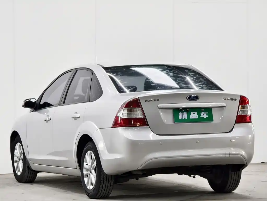 Ford Focus 2013 1.8L AT