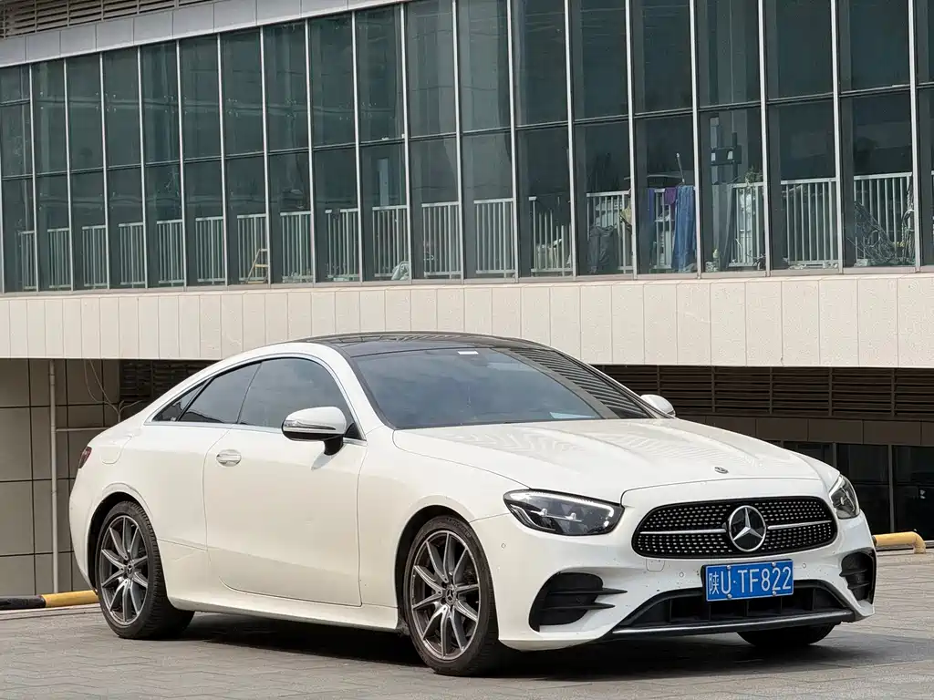Mercedes-Benz E-Class (Import) — миниатюра 3