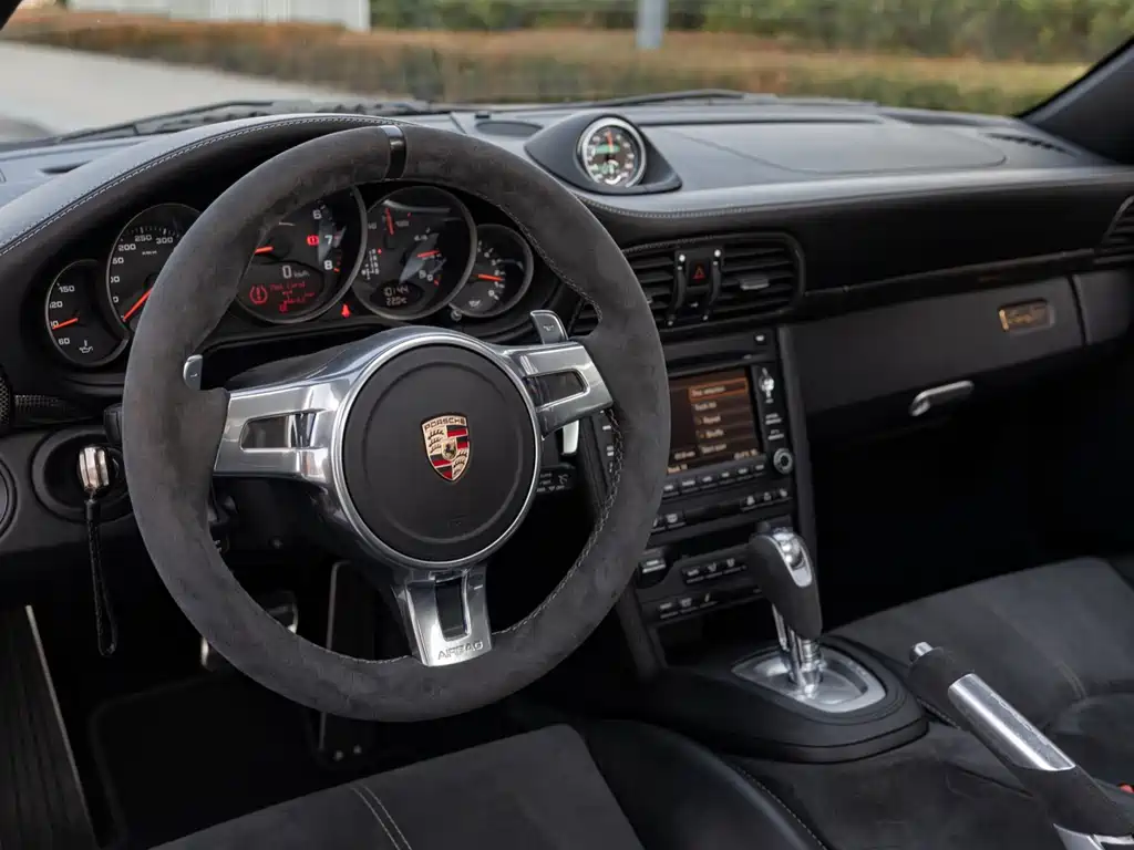 Porsche 911 2010 Turbo S 3.8T