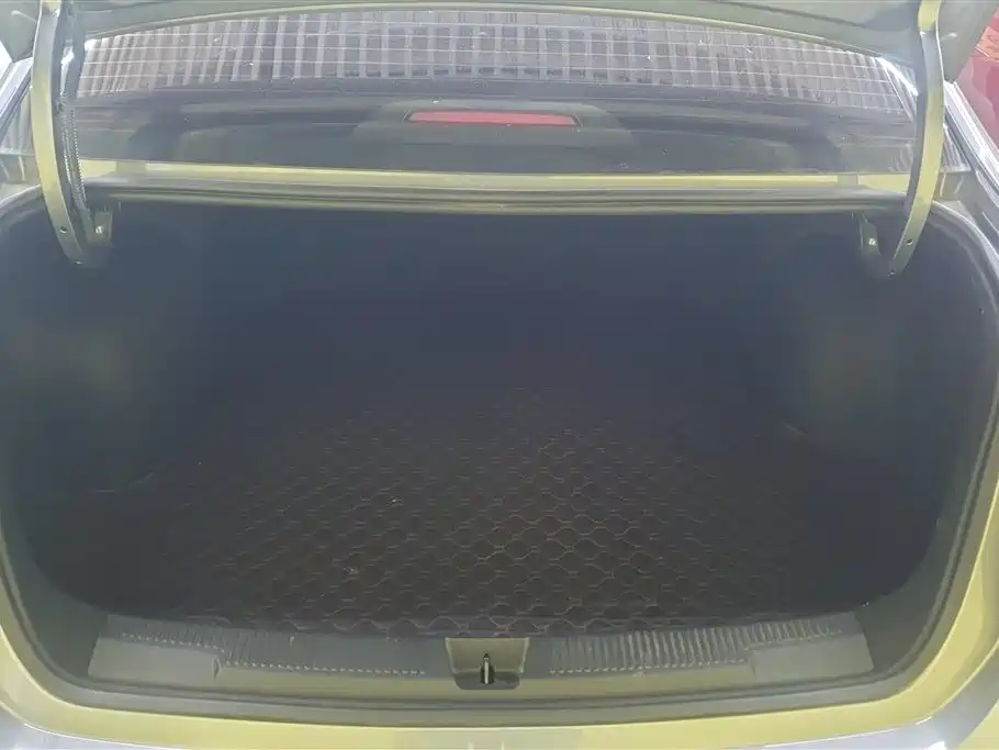 Roewe i5 2023 1.5L MT
