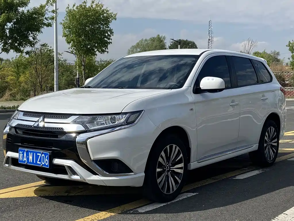 Купить Mitsubishi Outlander