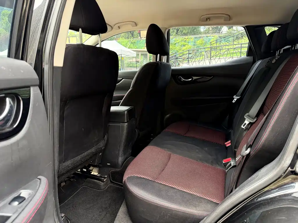 Nissan Qashqai — миниатюра 9