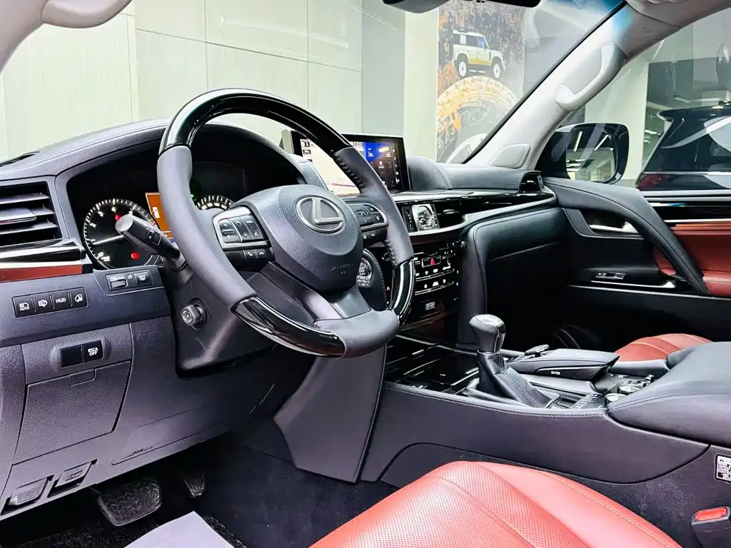 Lexus LX — миниатюра 8