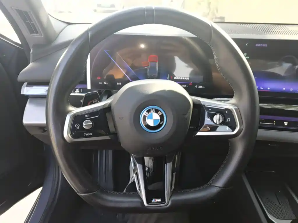 BMW i5 — миниатюра 11