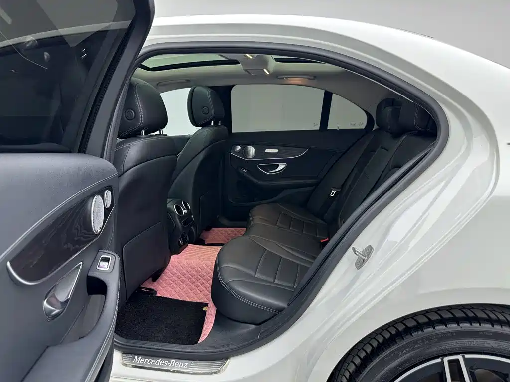 Mercedes-Benz C-Class — миниатюра 19