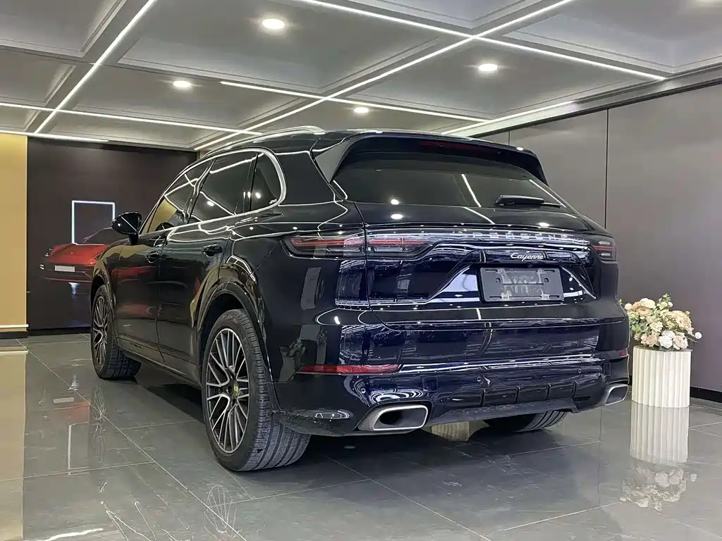 Porsche Cayenne — миниатюра 9