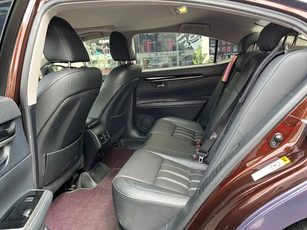 Lexus ES — миниатюра 5