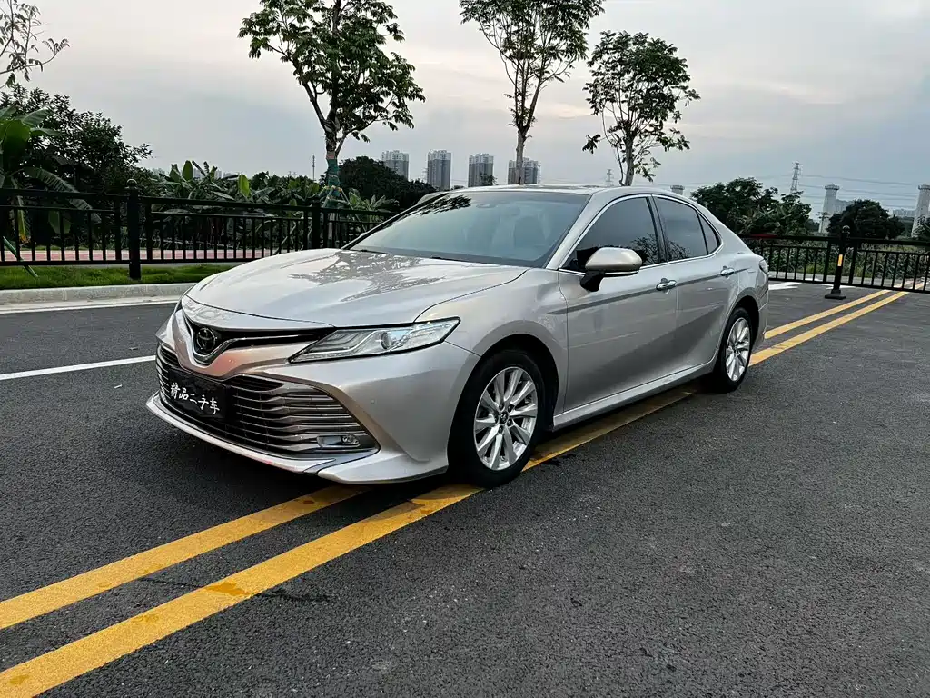 Купить Toyota Camry