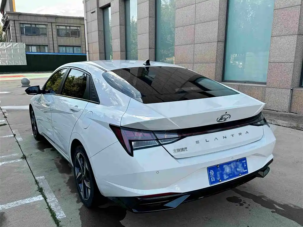 Hyundai Elantra — миниатюра 15