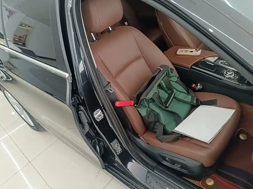 BMW 5 Series — миниатюра 25