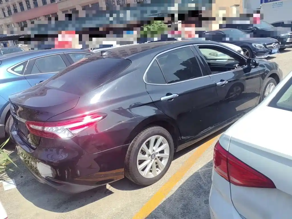 Toyota Camry — миниатюра 7