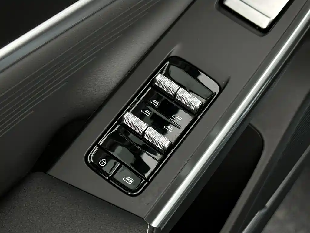 Geely Boyue — миниатюра 12