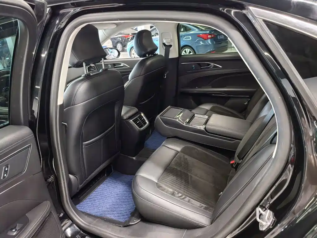 Ford Taurus — миниатюра 12