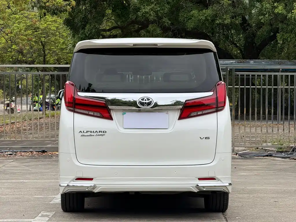 Toyota Alphard 2018 3.5L Luxury