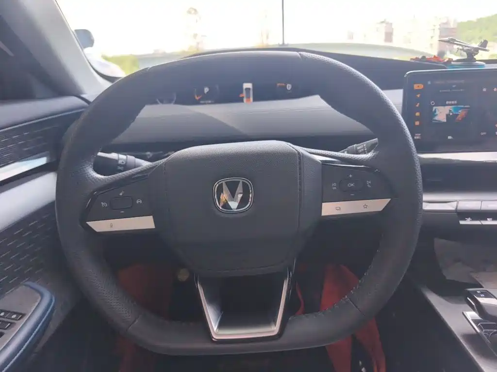 Changan UNI-V iDD — миниатюра 6