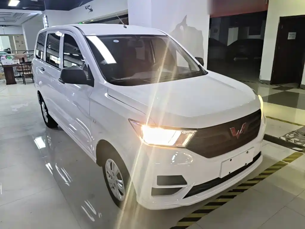Wuling Hongguang — миниатюра 4