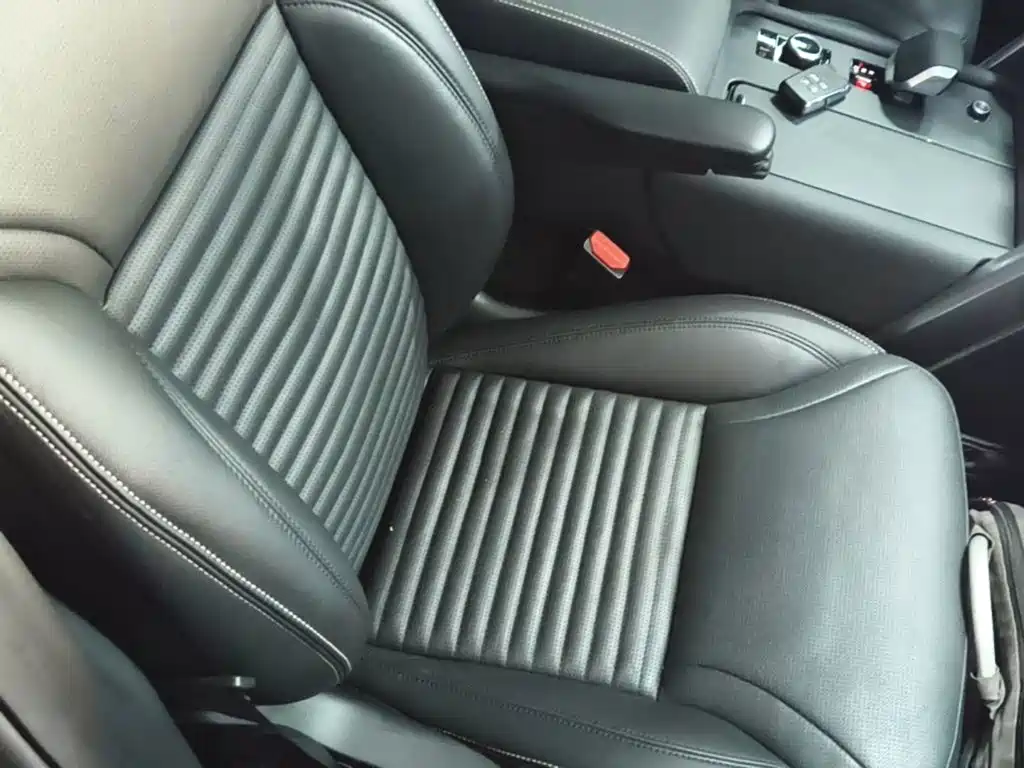Land Rover Discovery — миниатюра 25