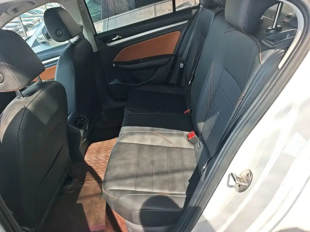 Volkswagen Bora — миниатюра 17